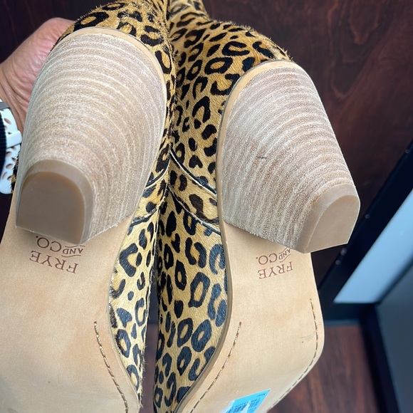 🤎SOLD🖤Frye Women's And Co. Maley Leopard Print Fashion Booties Pointed Toe - Picture 9 of 9